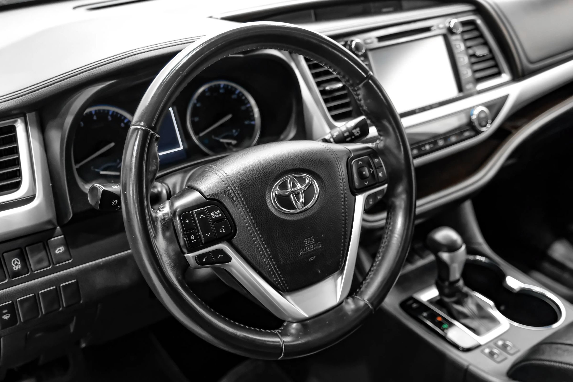 Used 2019 Toyota Highlander XLE FWD image 15