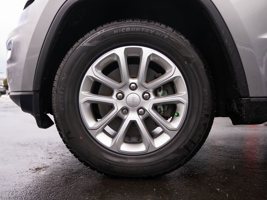 Used 2021 Jeep Grand Cherokee Laredo image 7