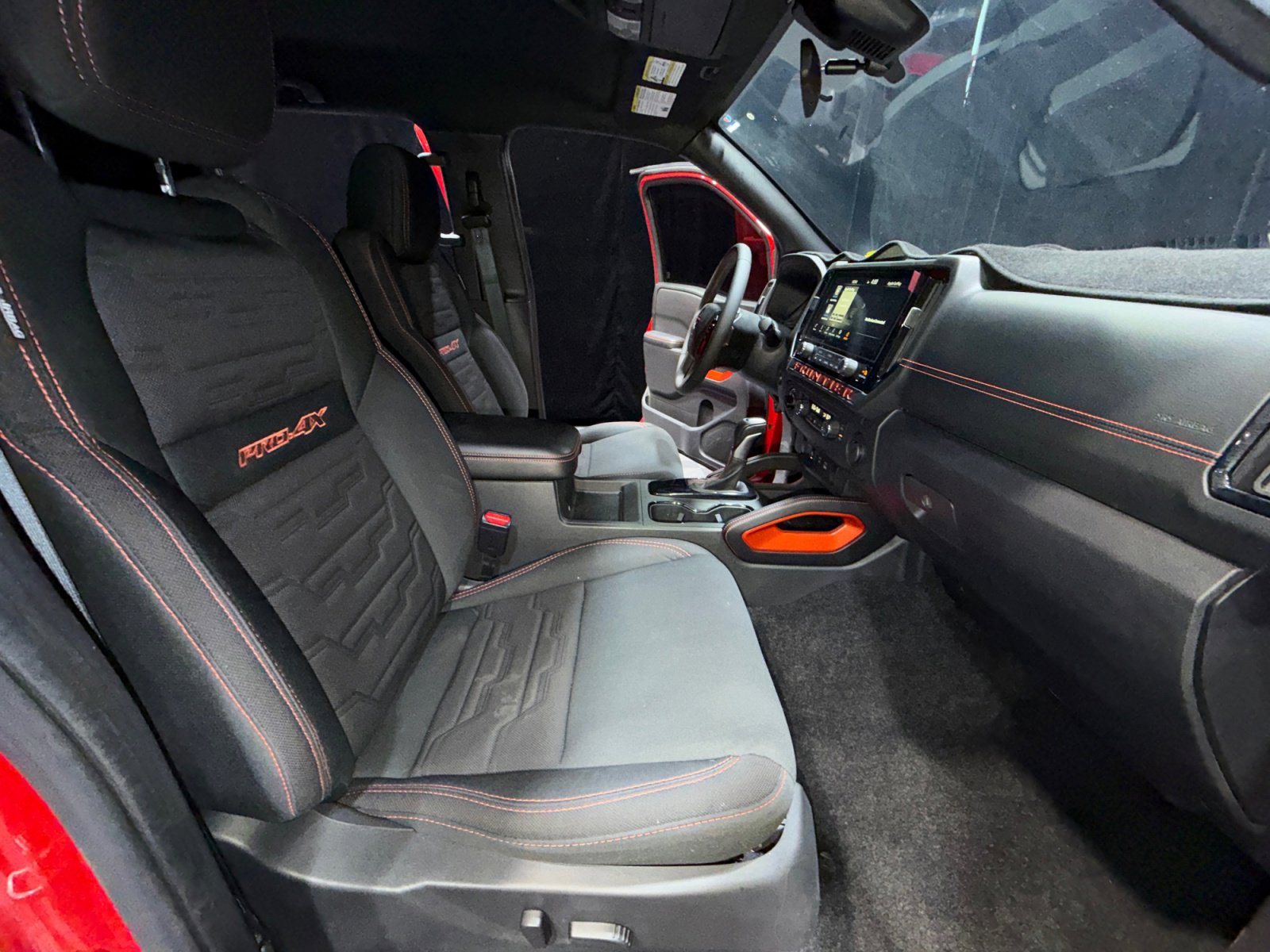 Certified 2025 Nissan Frontier PRO-4X AWD/4WD image 19