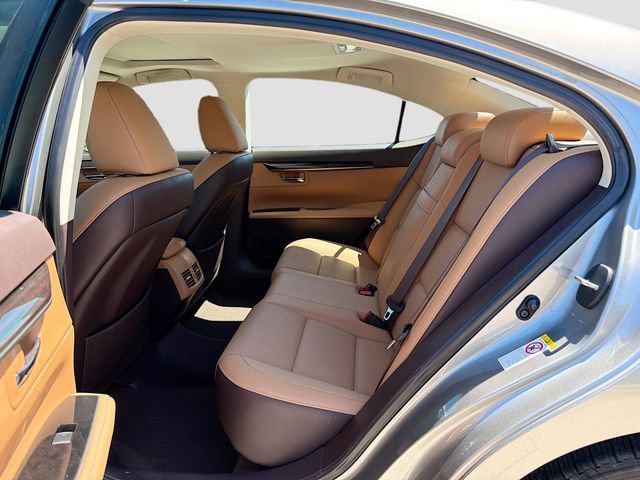 Used 2016 Lexus ES 350 w/ Premium Package w/Wood Trim image 20