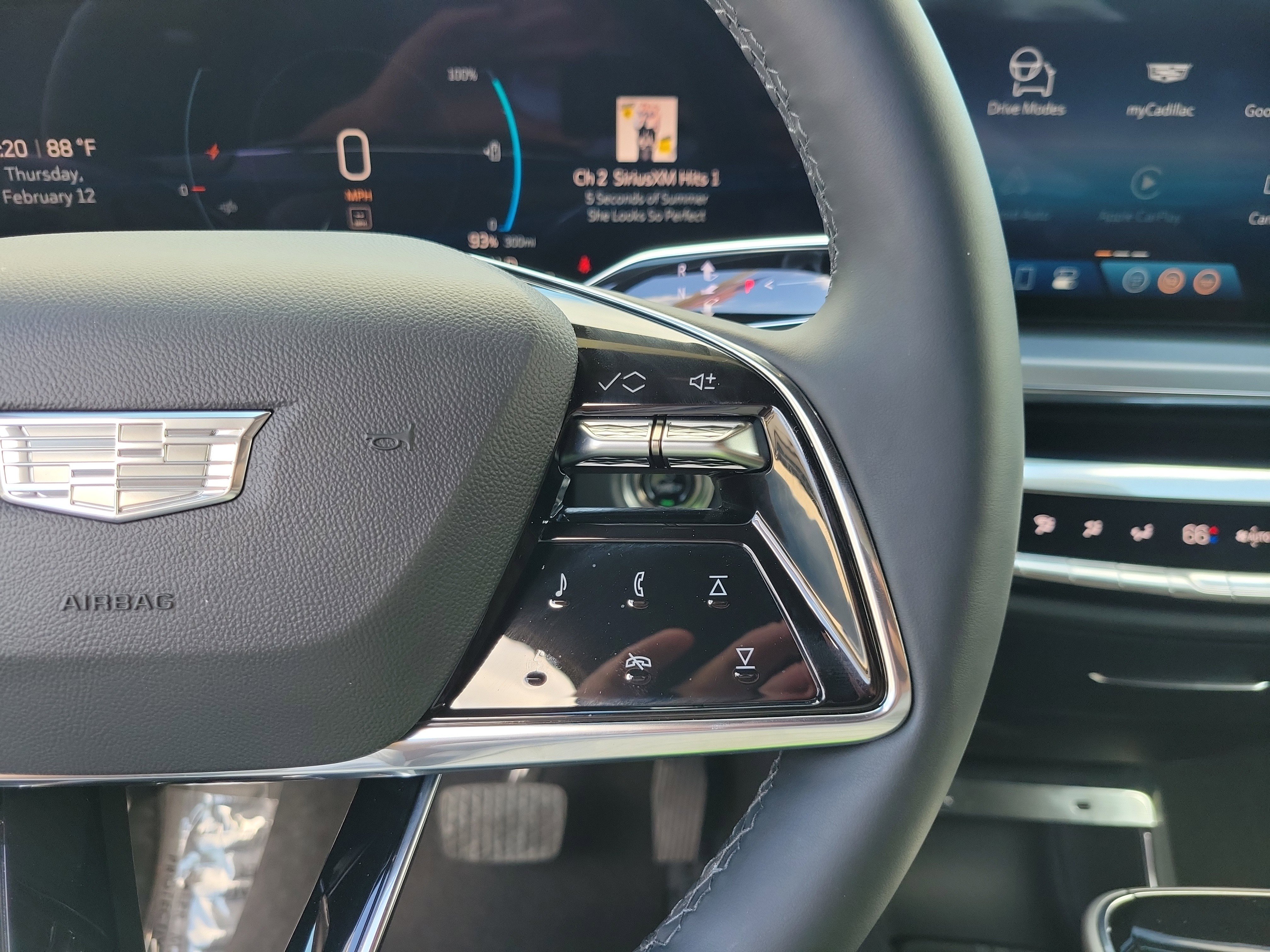 Certified 2025 Cadillac Lyriq Luxury image 31