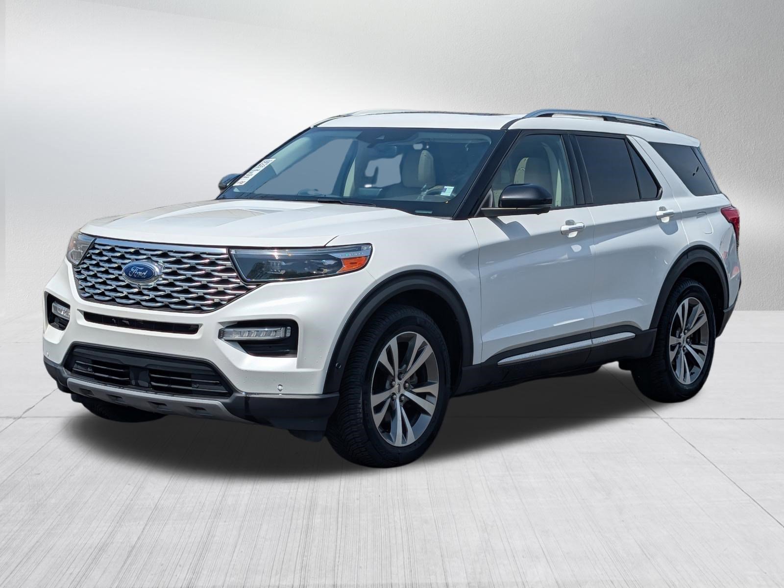 Used 2020 Ford Explorer Platinum w/ Premium Technology Package AWD/4WD image 3