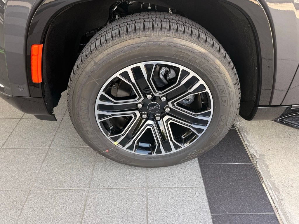 New 2026 Jeep Grand Wagoneer L 2WD w/ Premium Group I image 34