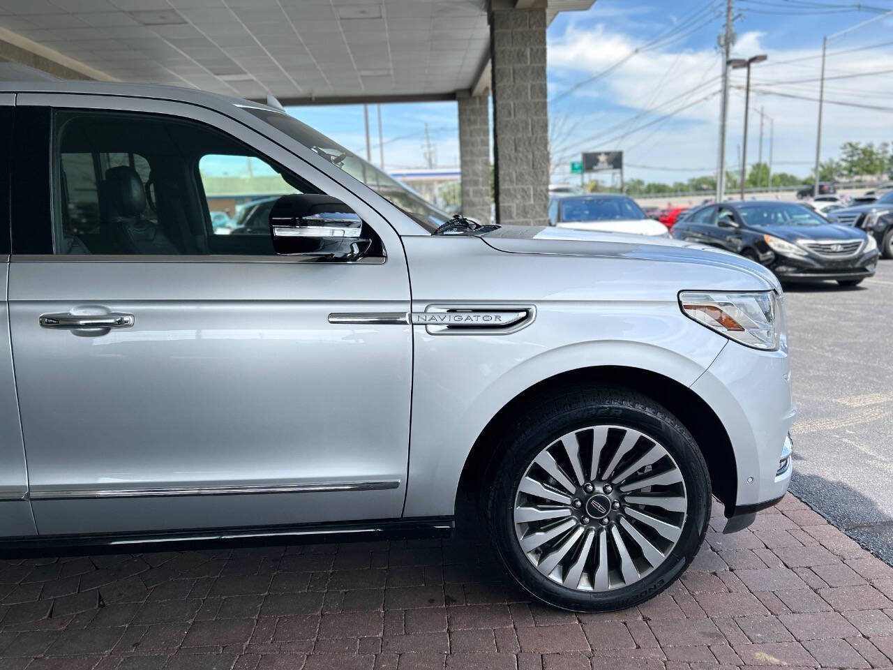 Used 2018 Lincoln Navigator L Reserve w/ Technology Package AWD/4WD image 21
