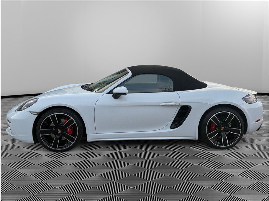 Used 2018 Porsche 718 Boxster S RWD image 2