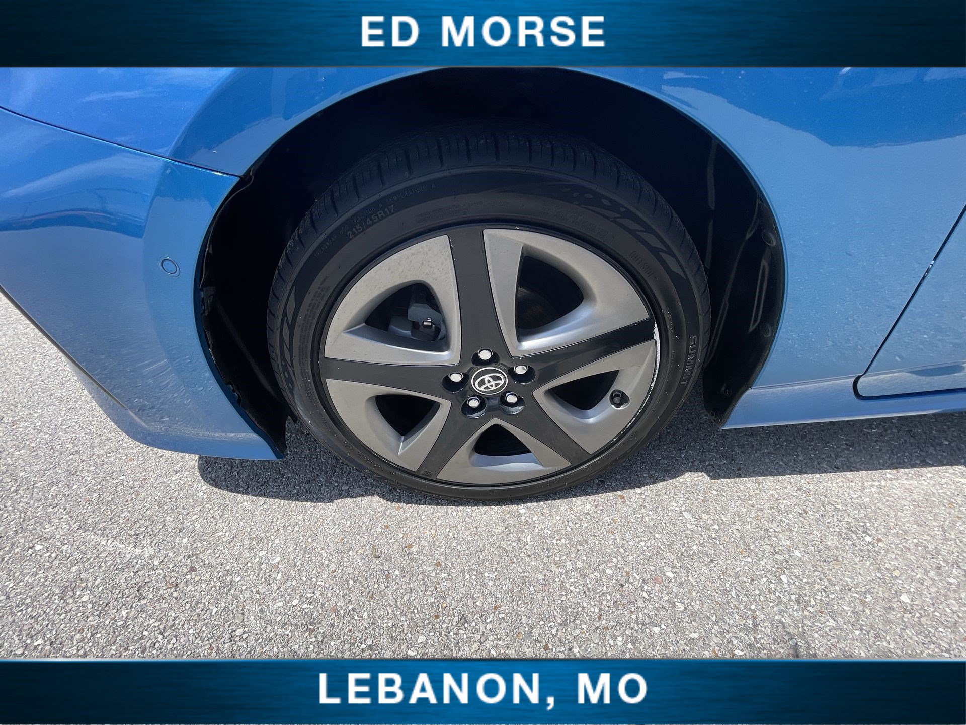 Used 2020 Toyota Prius XLE w/ Carpet Mat Package FWD image 30