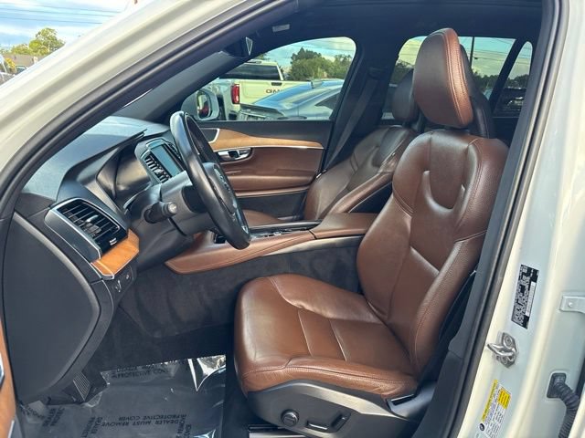 Used 2021 Volvo XC90 T6 Momentum w/ Advanced Package AWD/4WD image 13