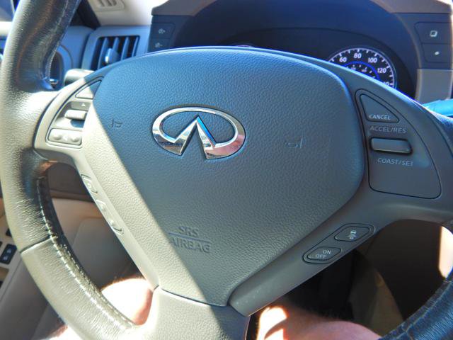 Used 2014 INFINITI Q60 Convertible w/ Premium Package image 26