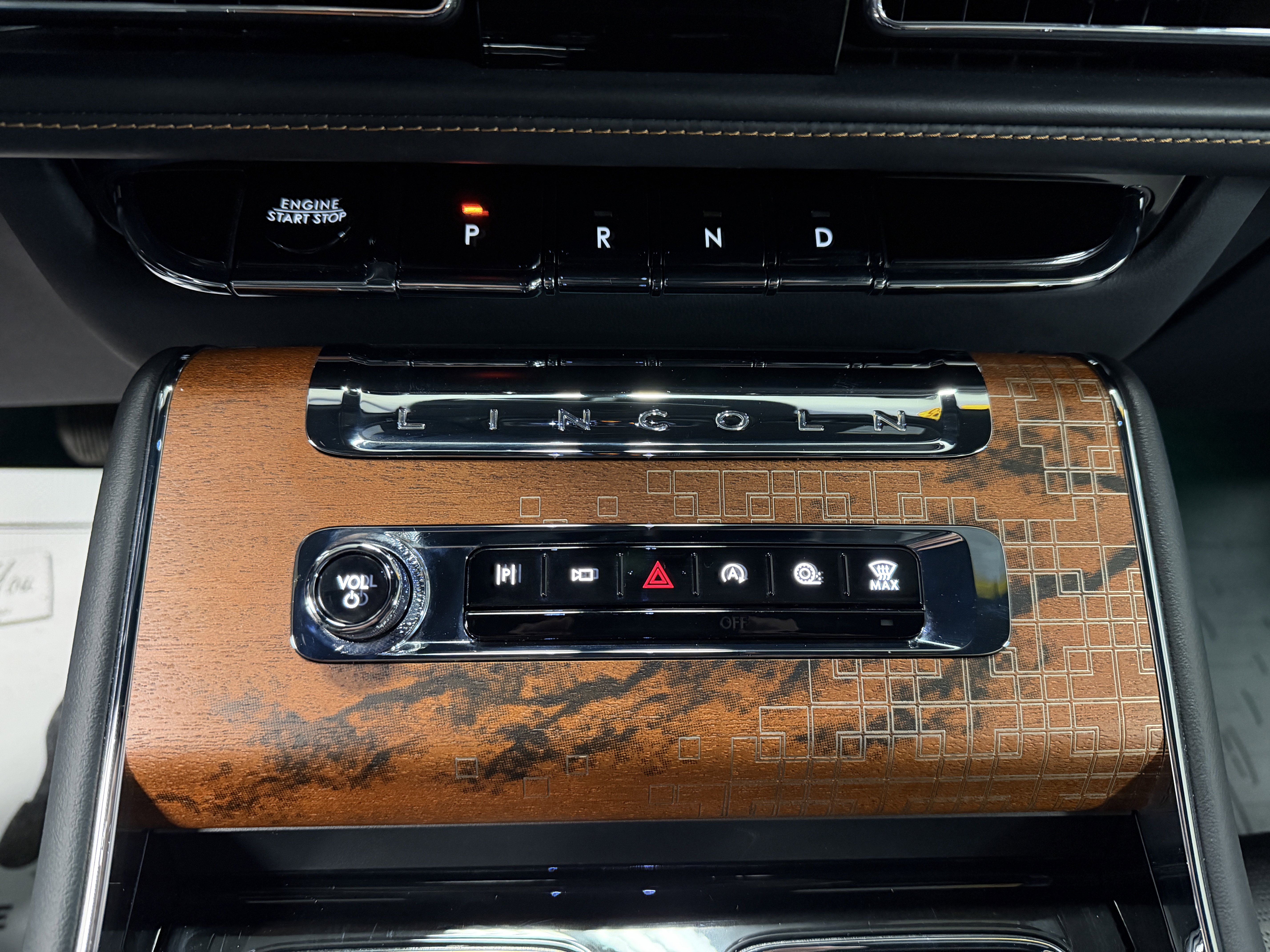 Used 2025 Lincoln Aviator Black Label w/ Black Label Special Edition image 11