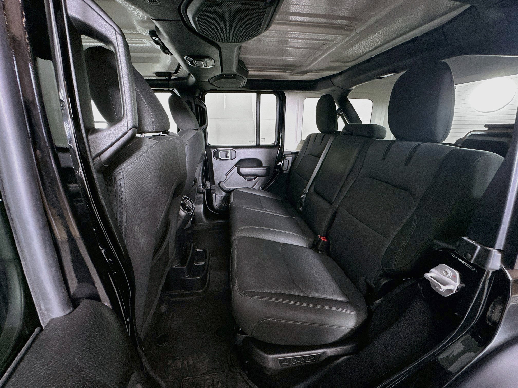 Used 2023 Jeep Wrangler Unlimited AWD/4WD image 25
