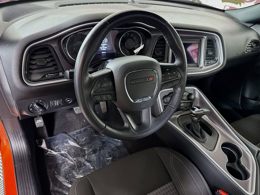 Used 2019 Dodge Challenger SXT w/ Driver Convenience Group image 17