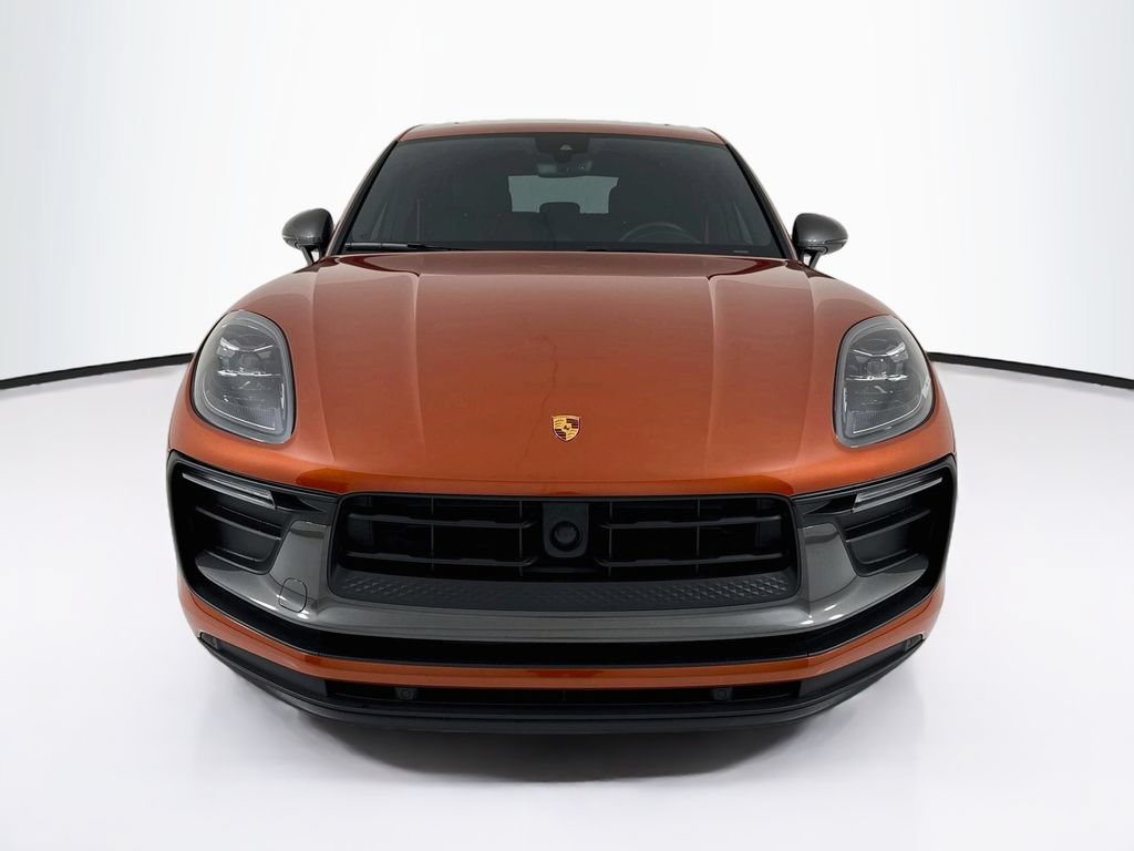 Certified 2023 Porsche Macan Turbo AWD/4WD image 6