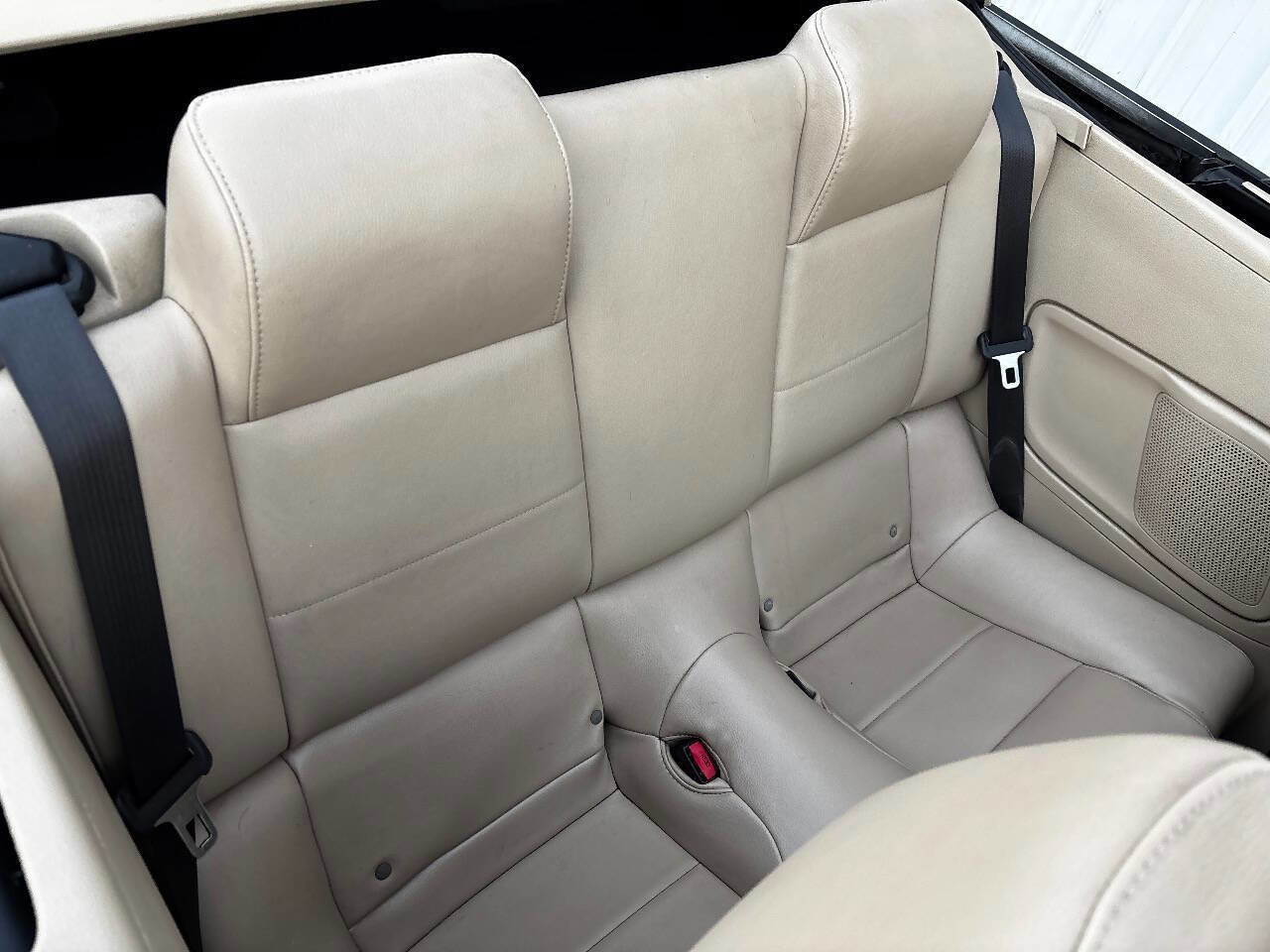 Used 2007 Ford Mustang Convertible image 32