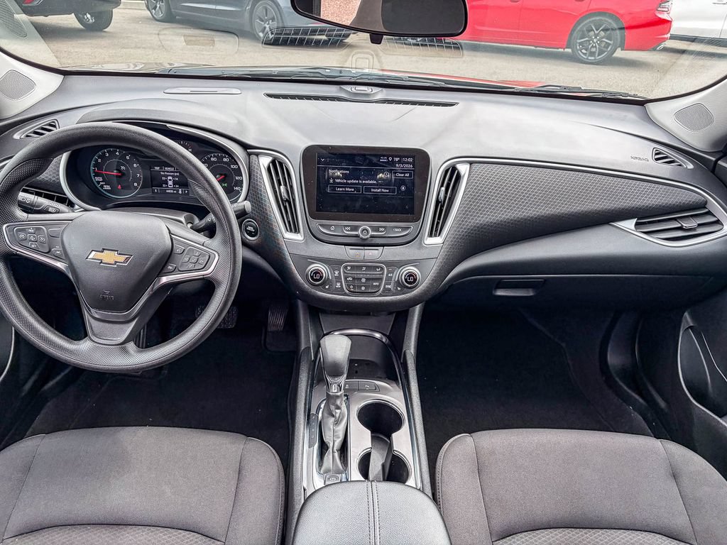 Used 2025 Chevrolet Malibu LT FWD image 16