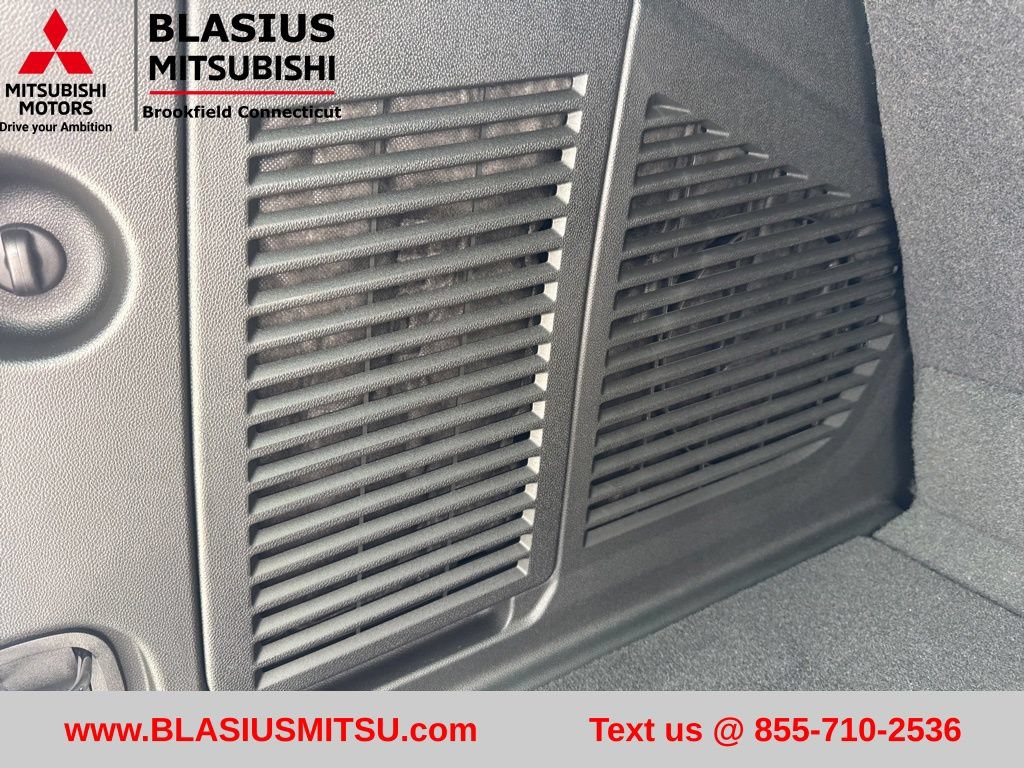 Used 2026 GMC Yukon Denali w/ Sun & Power Step Package AWD/4WD image 13