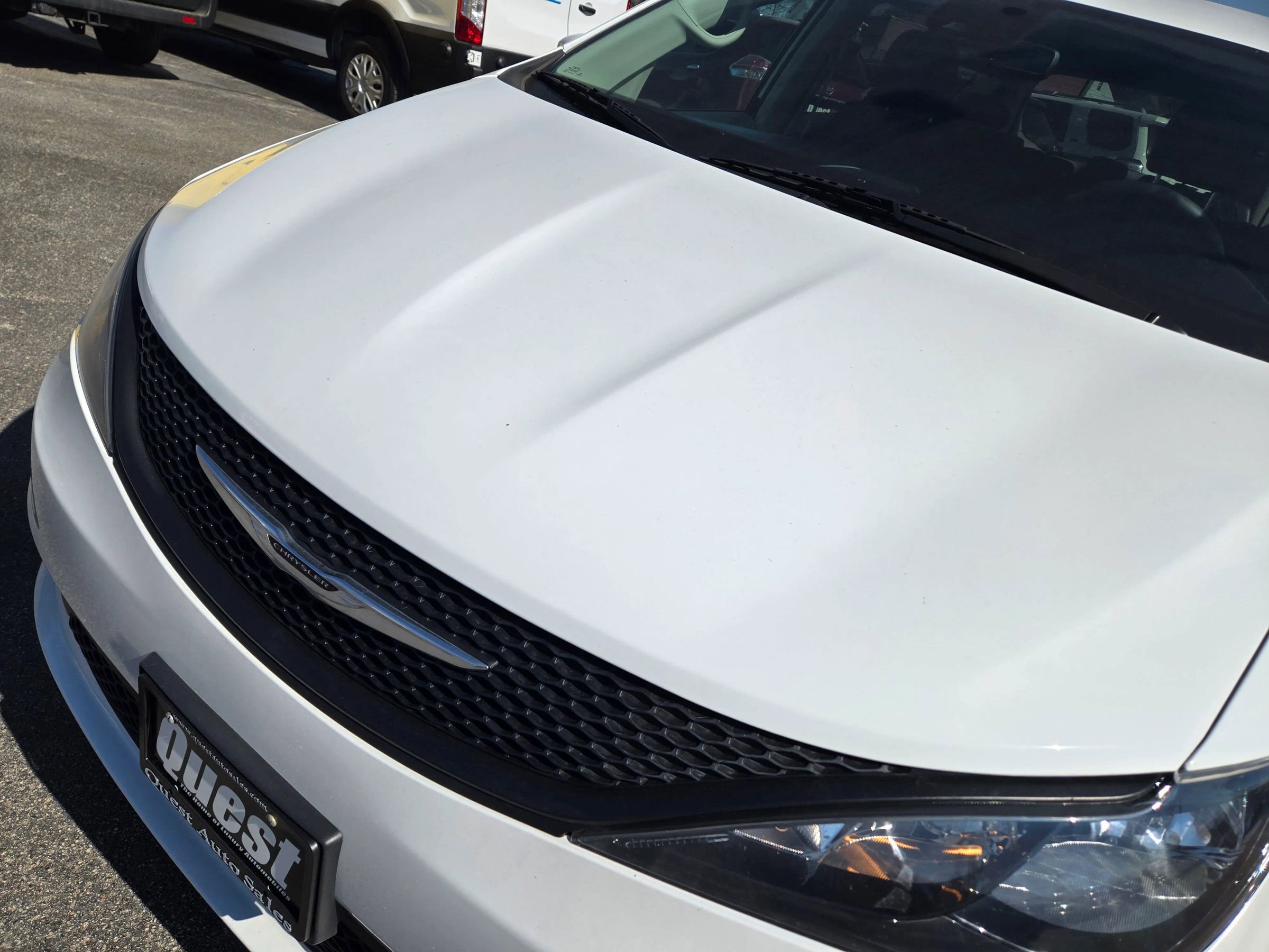 Used 2022 Chrysler Voyager LX image 18