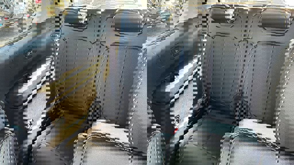 Used 2023 Jeep Grand Cherokee L Limited w/ Luxury Tech Group II image 23