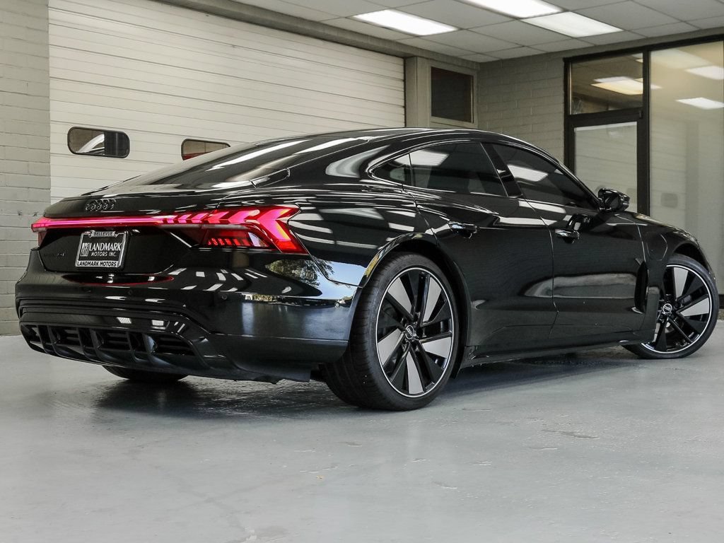 Used 2024 Audi e-tron GT Prestige AWD/4WD image 31
