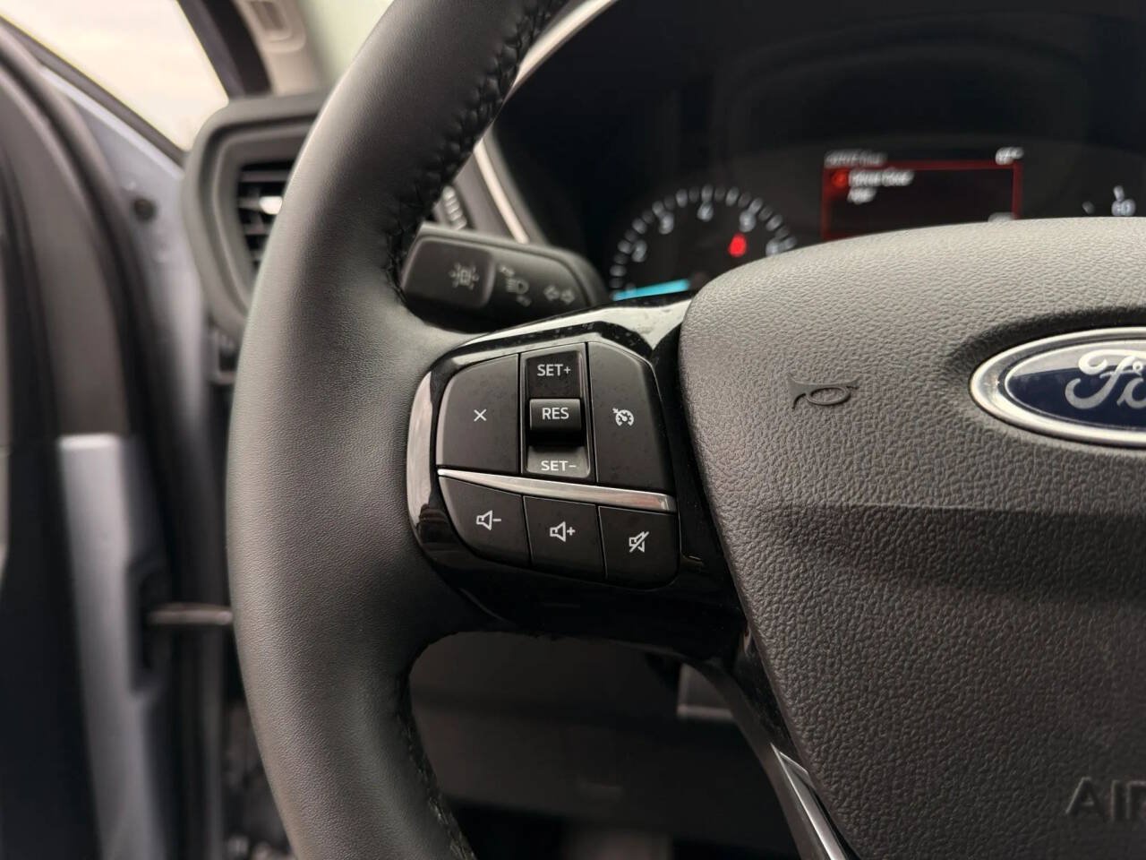 Used 2022 Ford Escape SEL AWD/4WD image 22