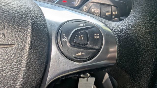 Used 2020 Ford Transit Connect XLT image 26