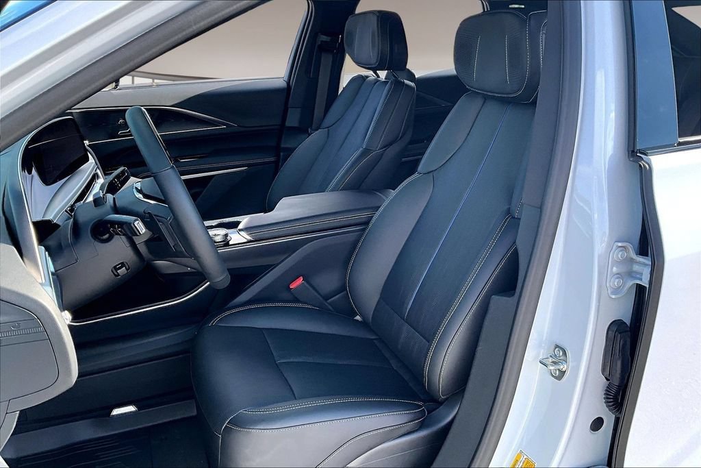 New 2026 Cadillac Lyriq Premium Luxury w/ LPO, Floor Liner Package AWD/4WD image 9