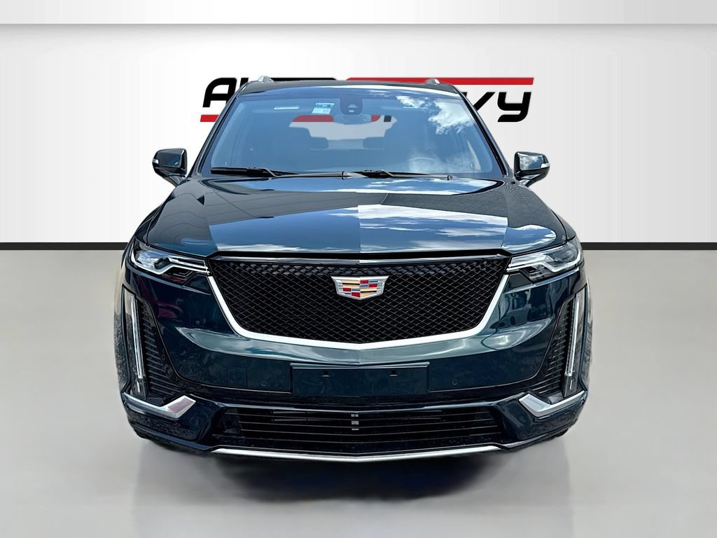 Used 2025 Cadillac XT6 Luxury AWD/4WD image 2