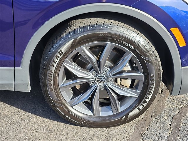 Used 2022 Volkswagen Tiguan SE w/ Panoramic Sunroof Package image 7