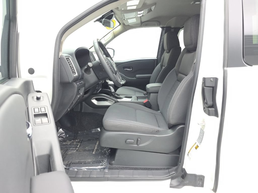 Used 2024 Nissan Frontier SV w/ SV Convenience Package AWD/4WD image 13