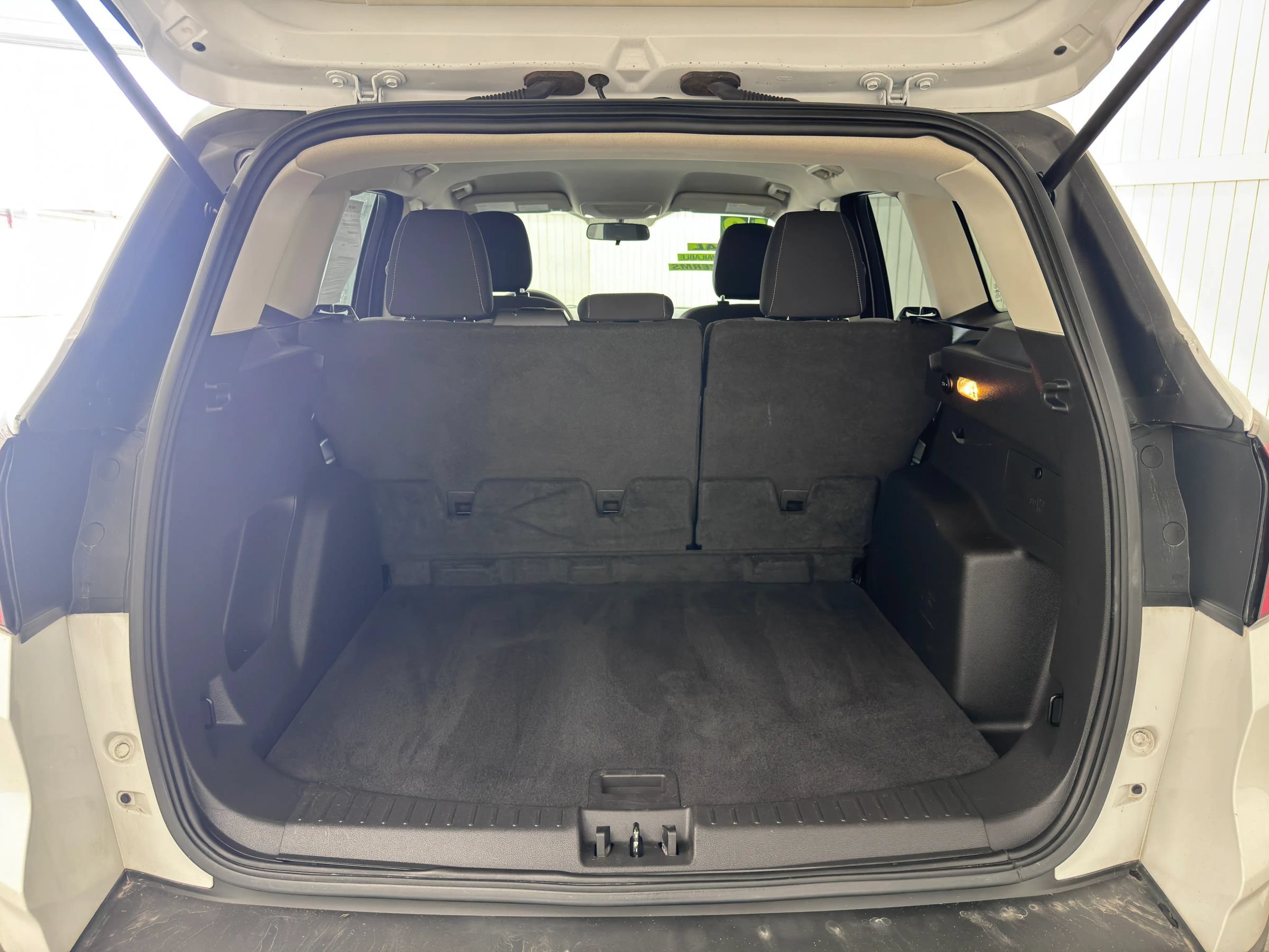 Used 2019 Ford Escape SE FWD image 13