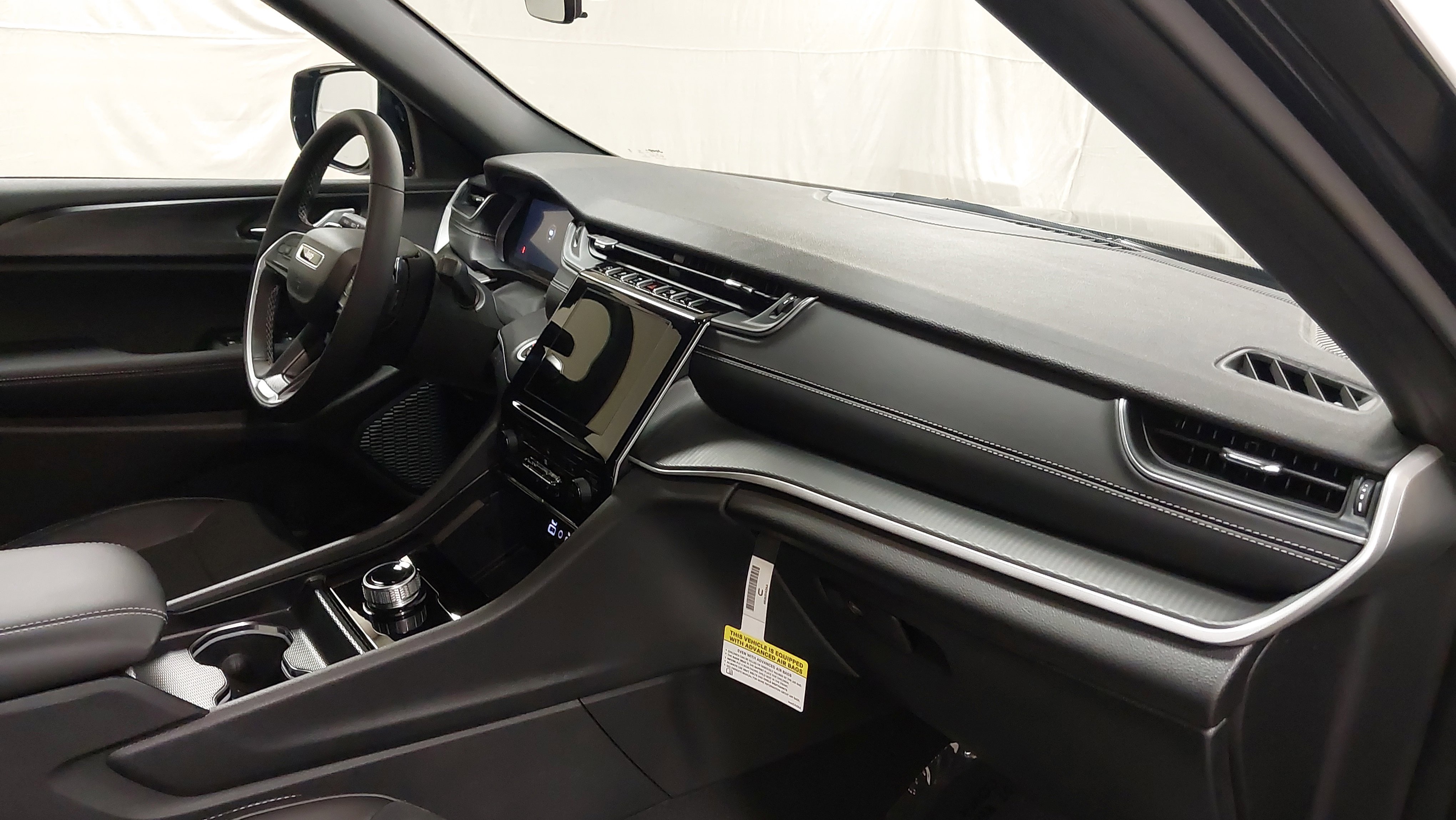 New 2025 Jeep Grand Cherokee Altitude image 29