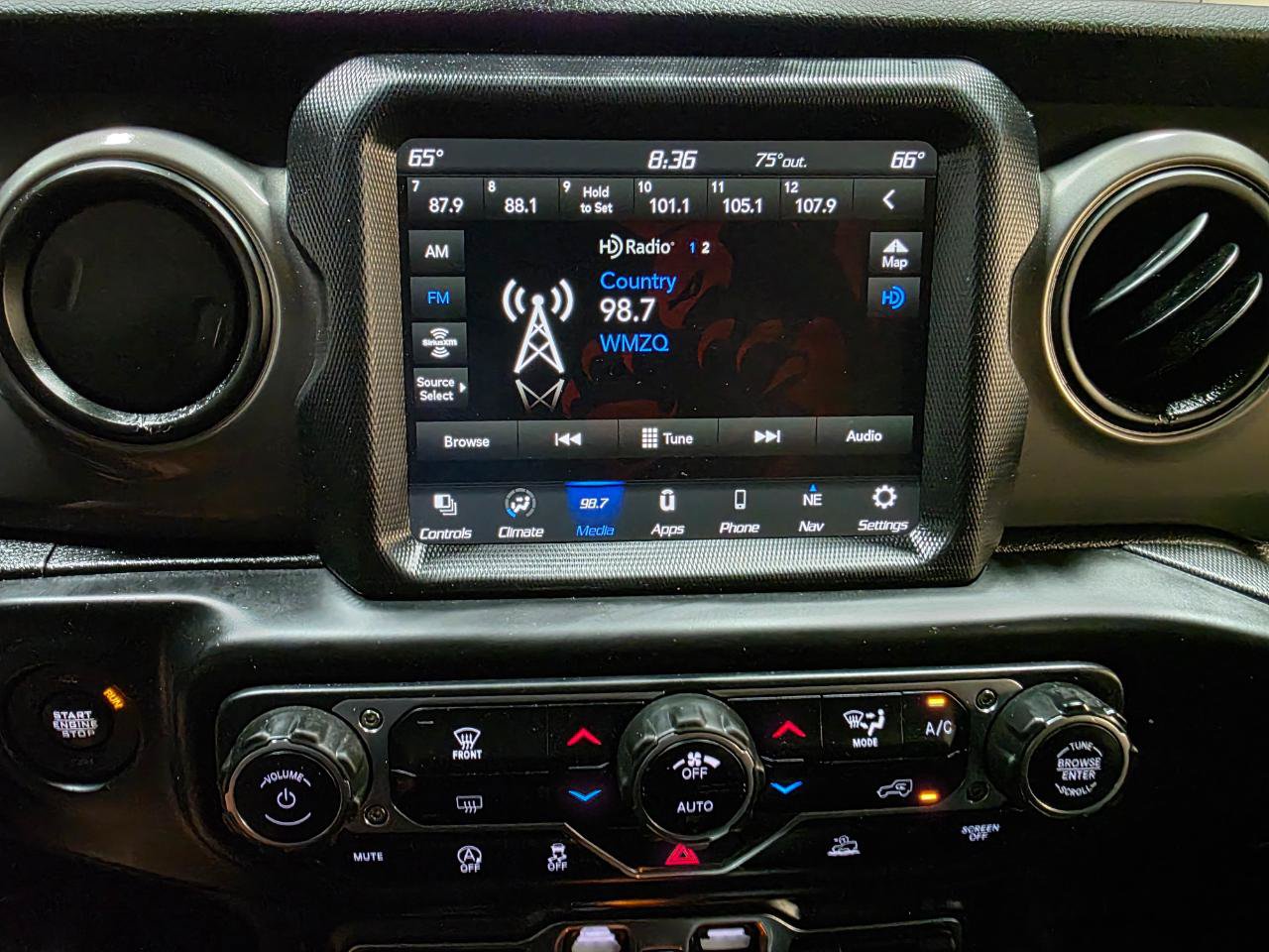 Used 2021 Jeep Gladiator Sport AWD/4WD image 32