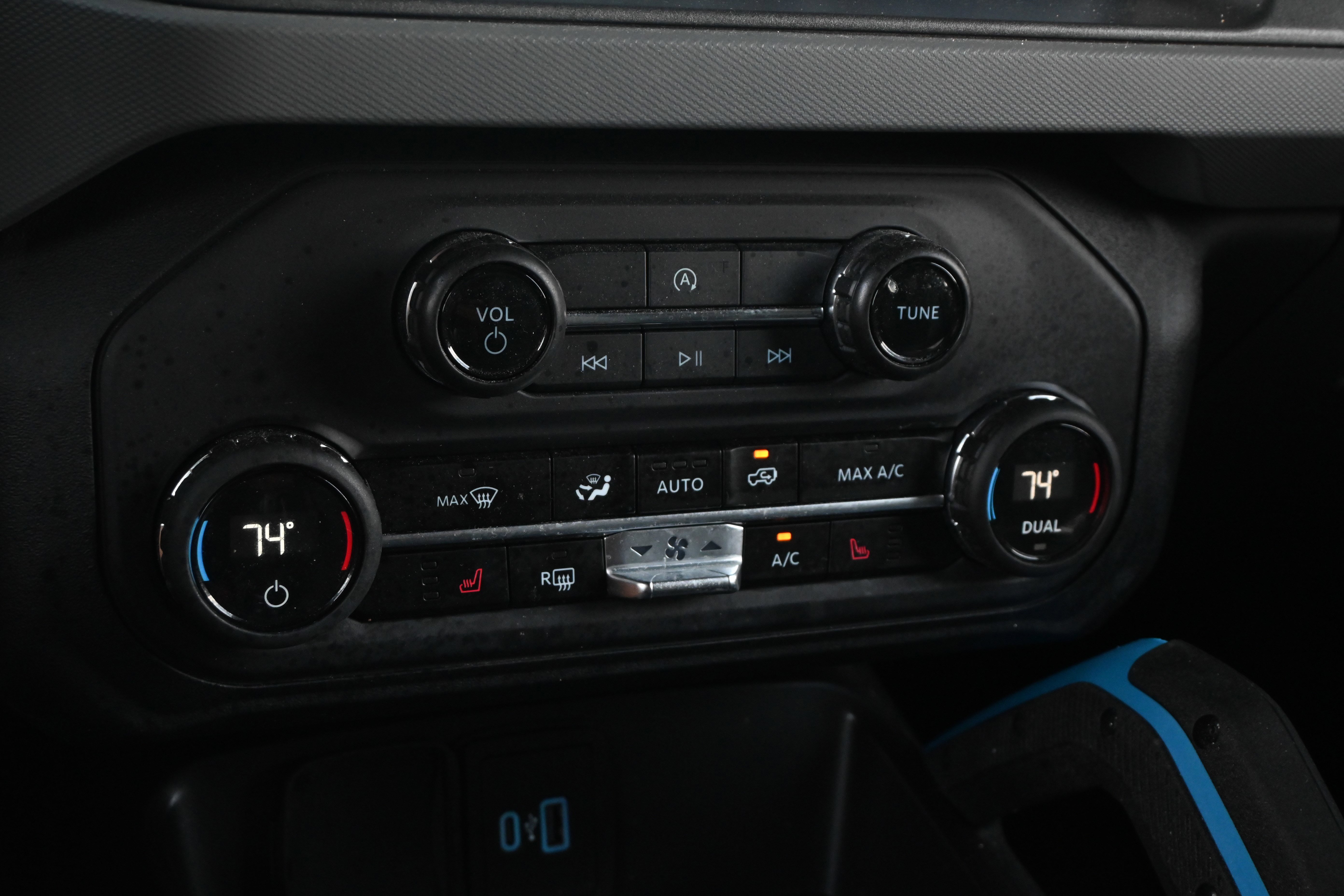 Used 2024 Ford Bronco Black Diamond AWD/4WD image 28