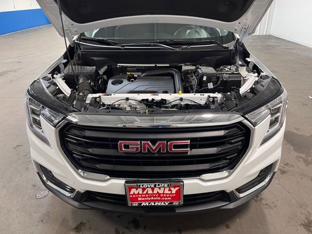 Used 2024 GMC Terrain SLE image 9