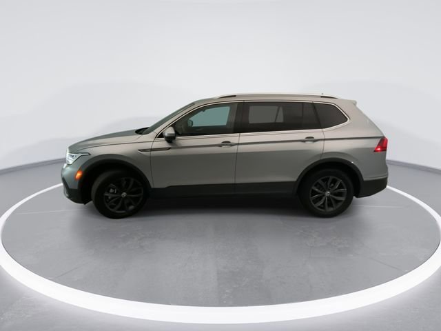 Used 2022 Volkswagen Tiguan SE AWD/4WD image 3