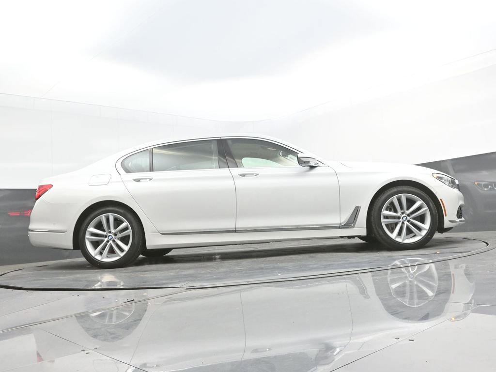 Used 2016 BMW 750i xDrive image 48