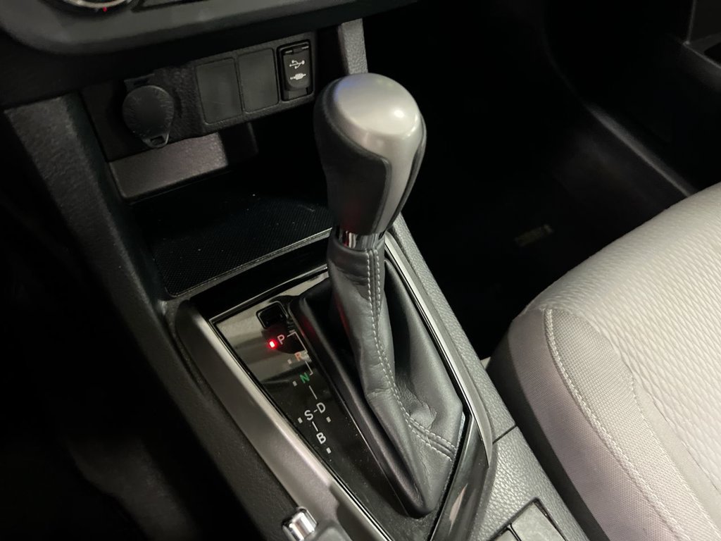 Used 2016 Toyota Corolla LE FWD image 17