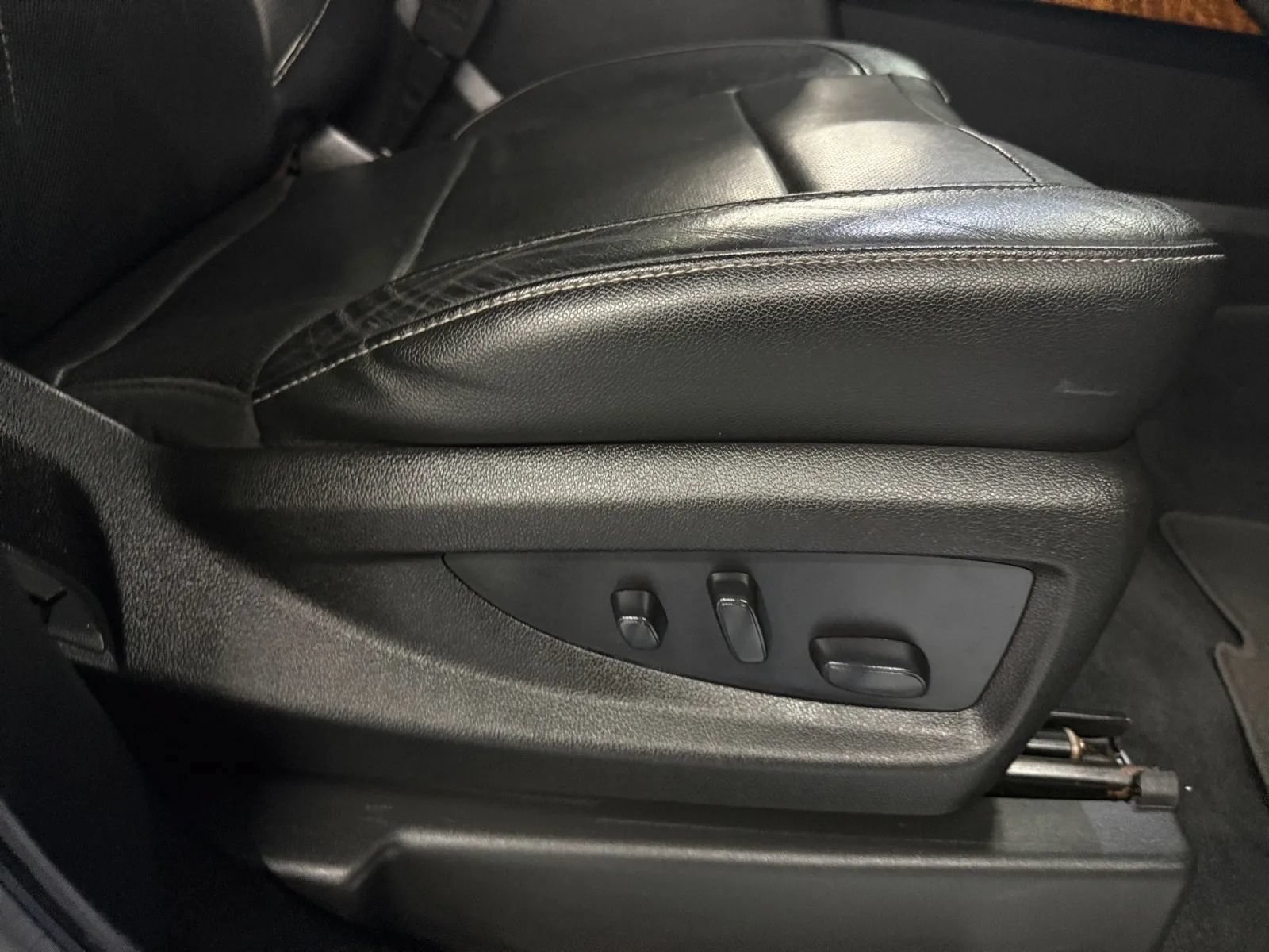 Used 2020 Chevrolet Suburban Premier AWD/4WD image 35