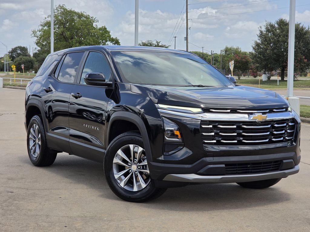 Used 2025 Chevrolet Equinox LT FWD image 2