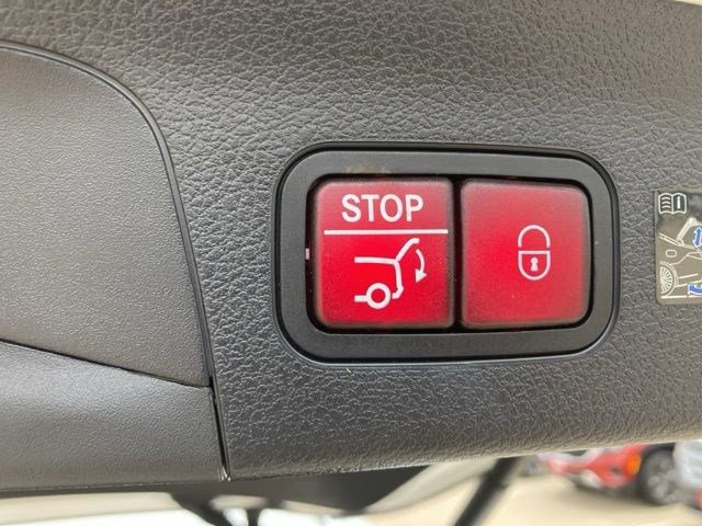 Used 2025 Mercedes-Benz GLS 450 4MATIC image 30