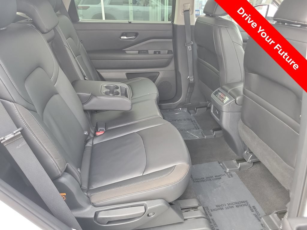 Certified 2025 Nissan Pathfinder SL FWD image 19