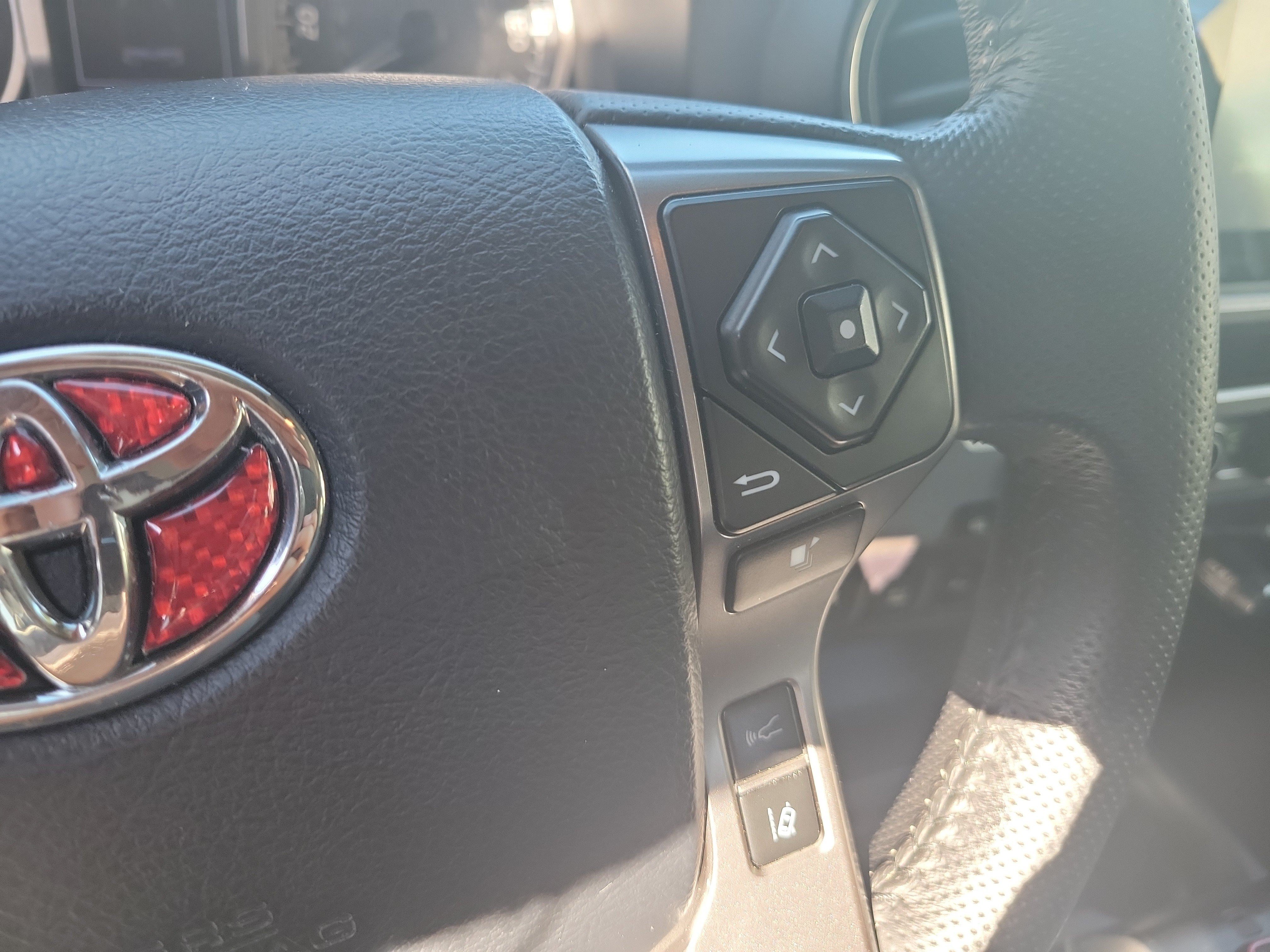 Used 2018 Toyota Tacoma SR5 RWD image 28