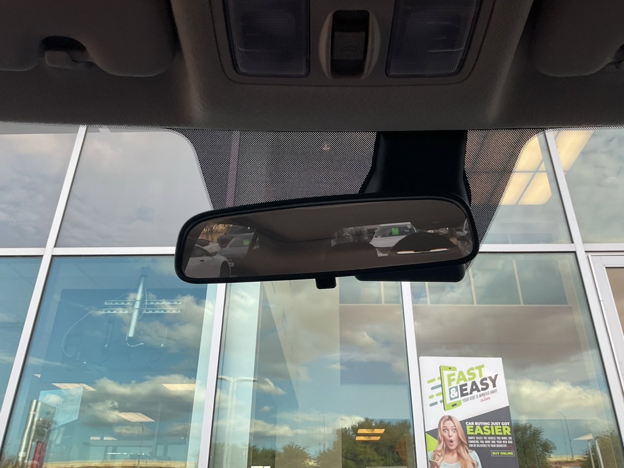Used 2025 Hyundai Venue SEL FWD image 17