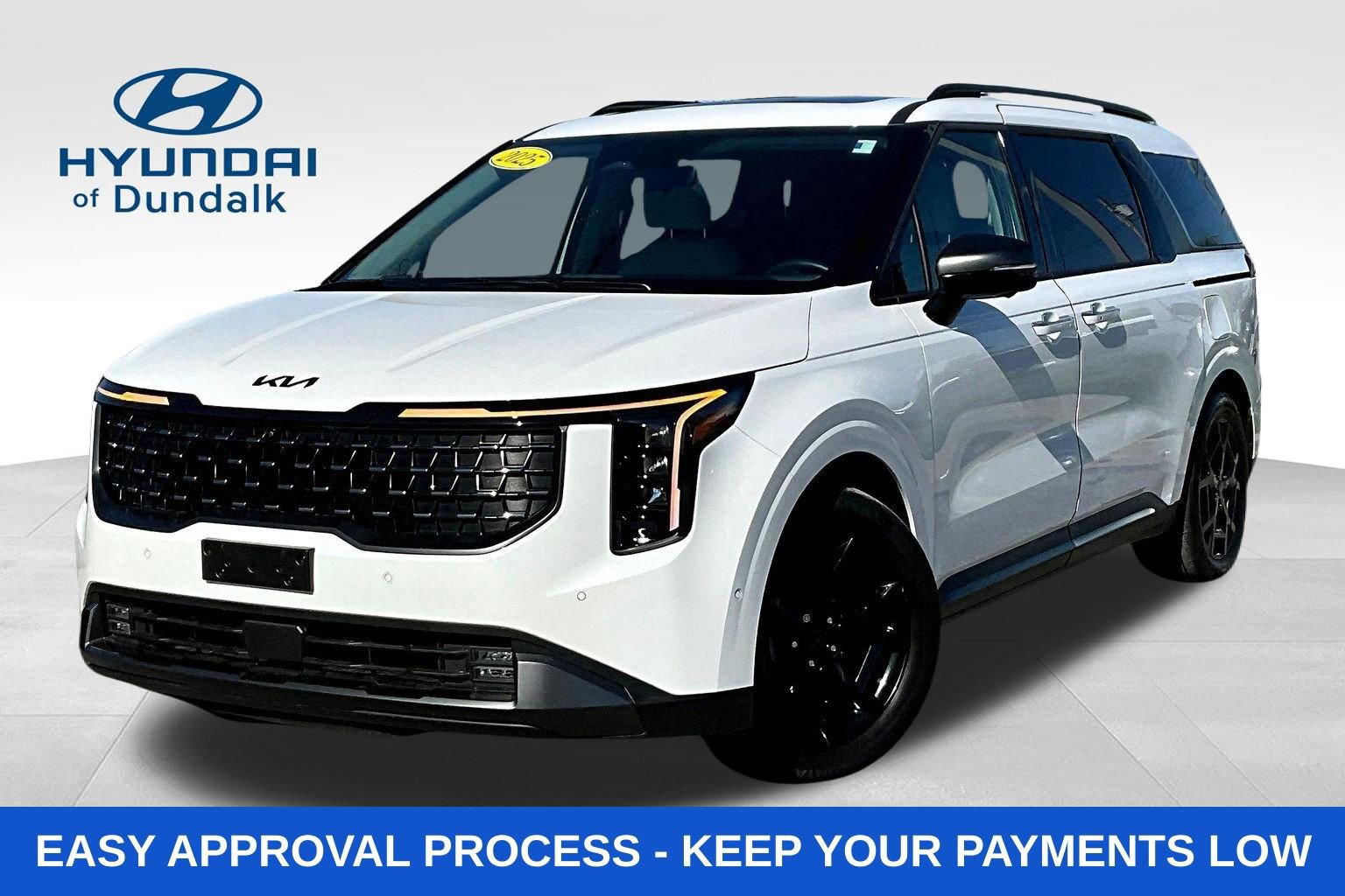 Used 2025 Kia Carnival SX image 1