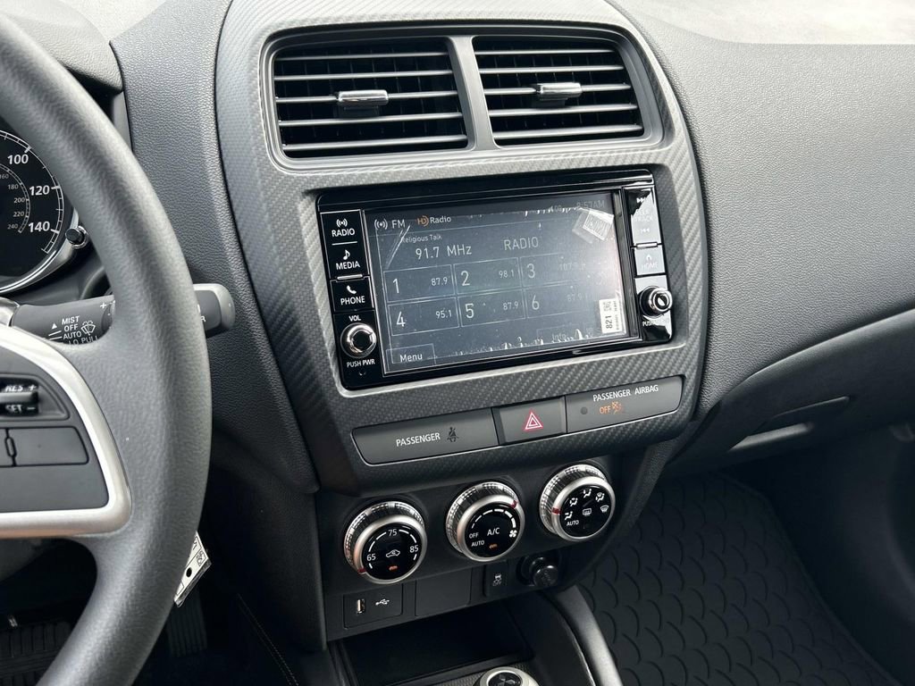 New 2025 Mitsubishi Outlander Sport SE image 19