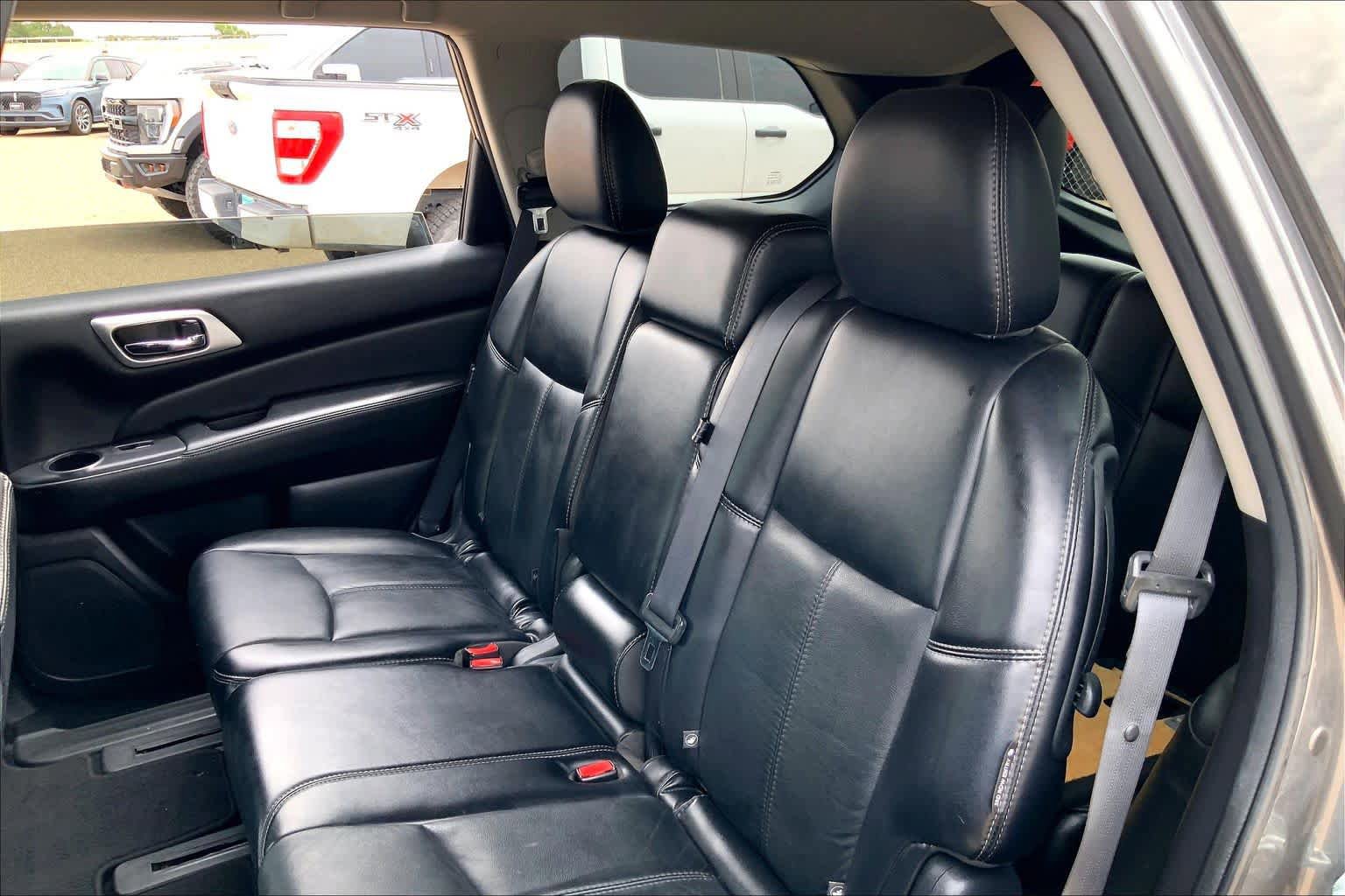 Used 2019 Nissan Pathfinder SL AWD/4WD image 21