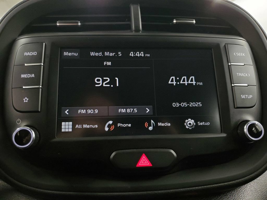 Used 2024 Kia Soul LX w/ Option Group 015 FWD image 17
