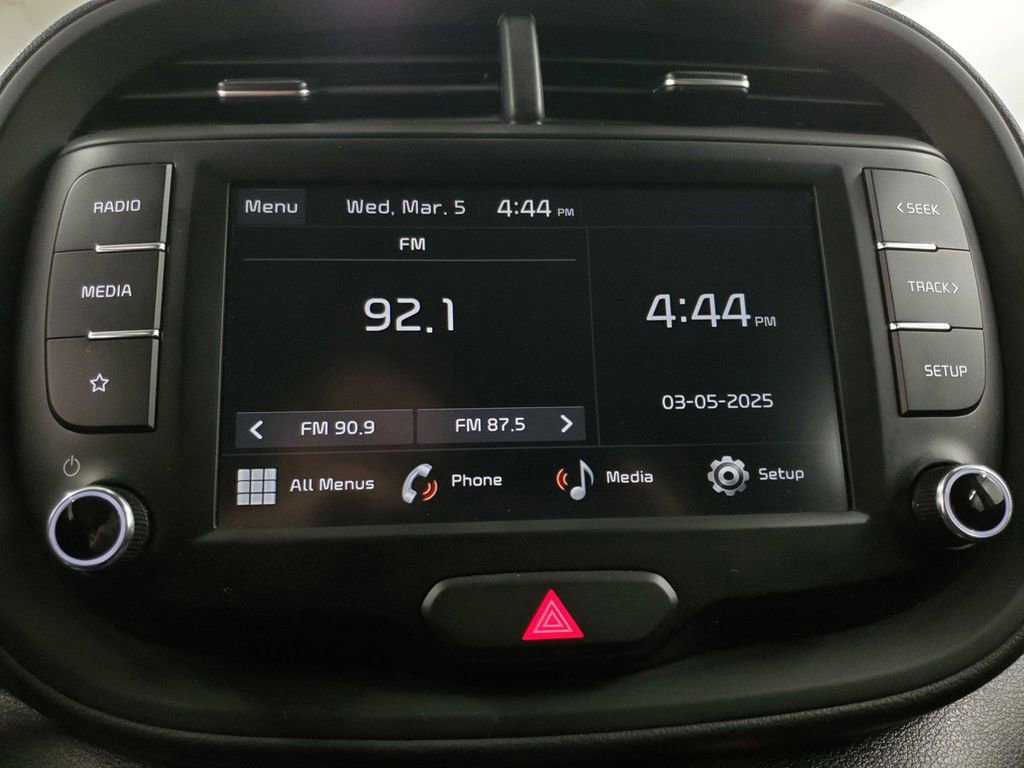 Used 2024 Kia Soul LX w/ Option Group 015 image 17