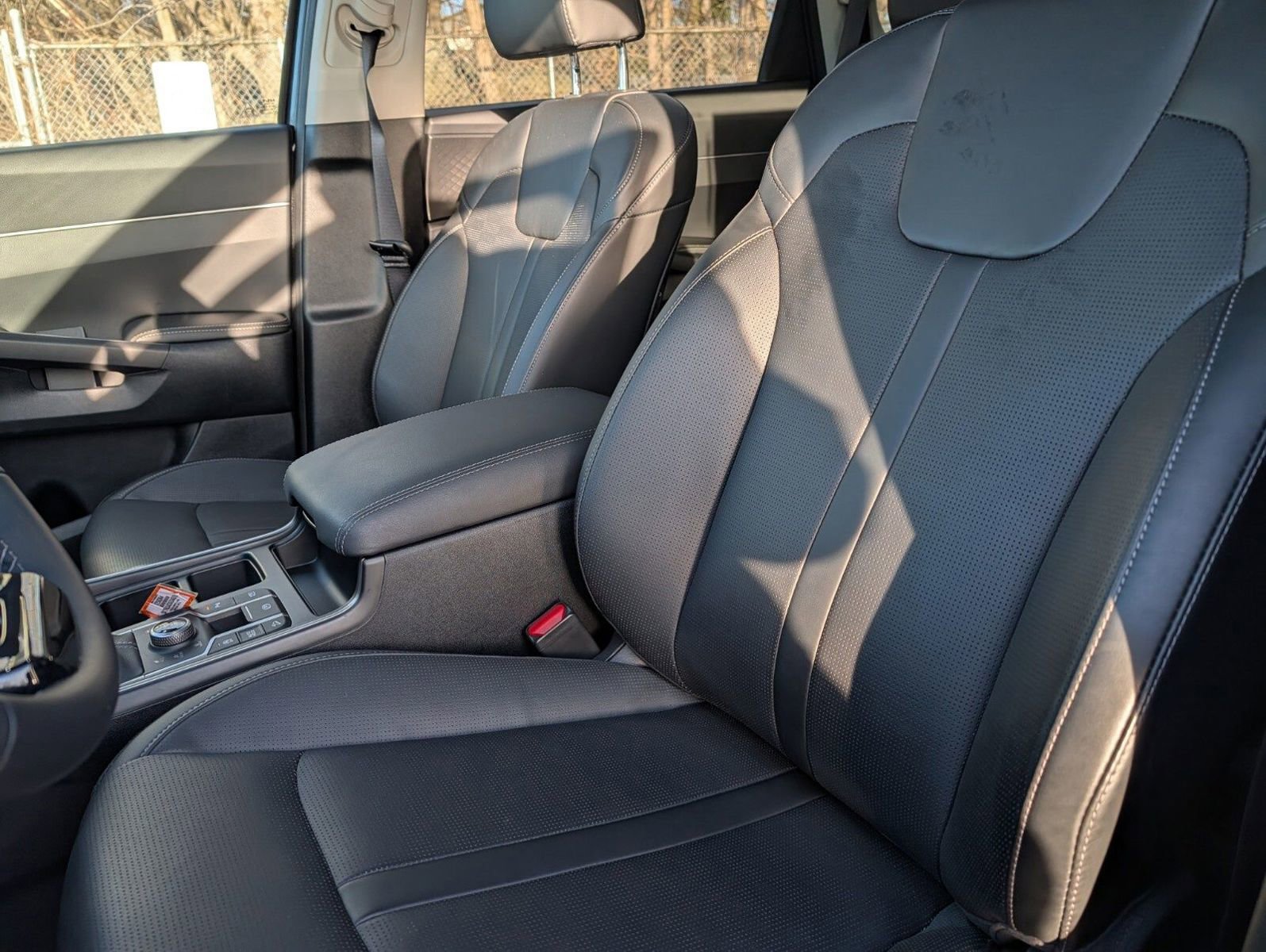 Used 2025 Kia Sorento S w/ Panoramic Sunroof Package image 18