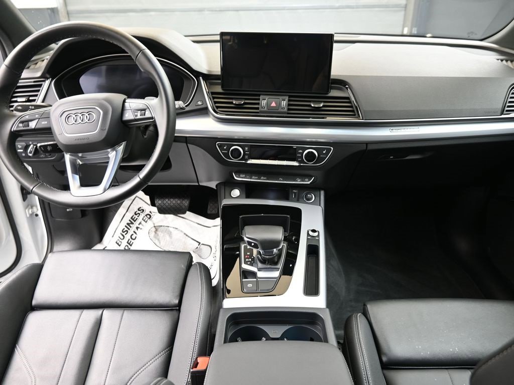 Certified 2025 Audi Q5 2.0T Premium w/ Convenience Plus Package image 18