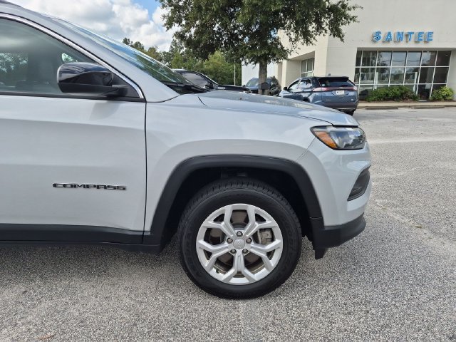 Used 2024 Jeep Compass Latitude AWD/4WD image 10
